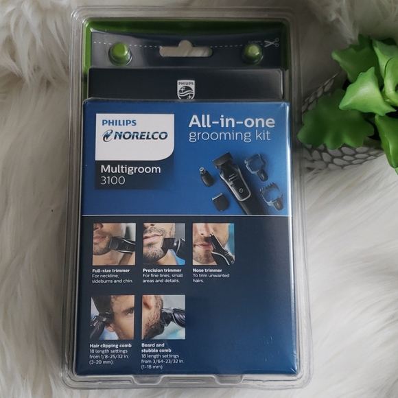 Philips Norelco QG3330/60 Multigroom 3100Set Grooming Tools